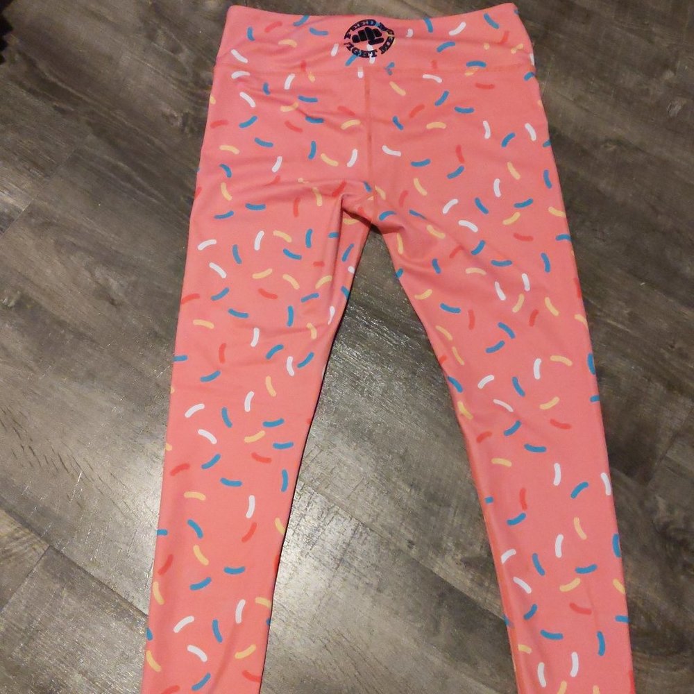 Feed me fight me sprinkles leggings szM